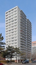 890 Mount Pleasant Apartments in Toronto, ON - Building Photo - Building Photo