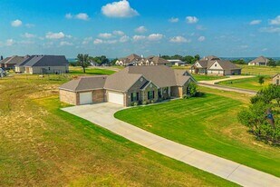 105 Kathy Stephens Ave in Springtown, TX - Building Photo