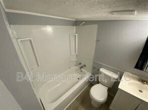 49 Reynolds St in Newnan, GA - Building Photo - Building Photo