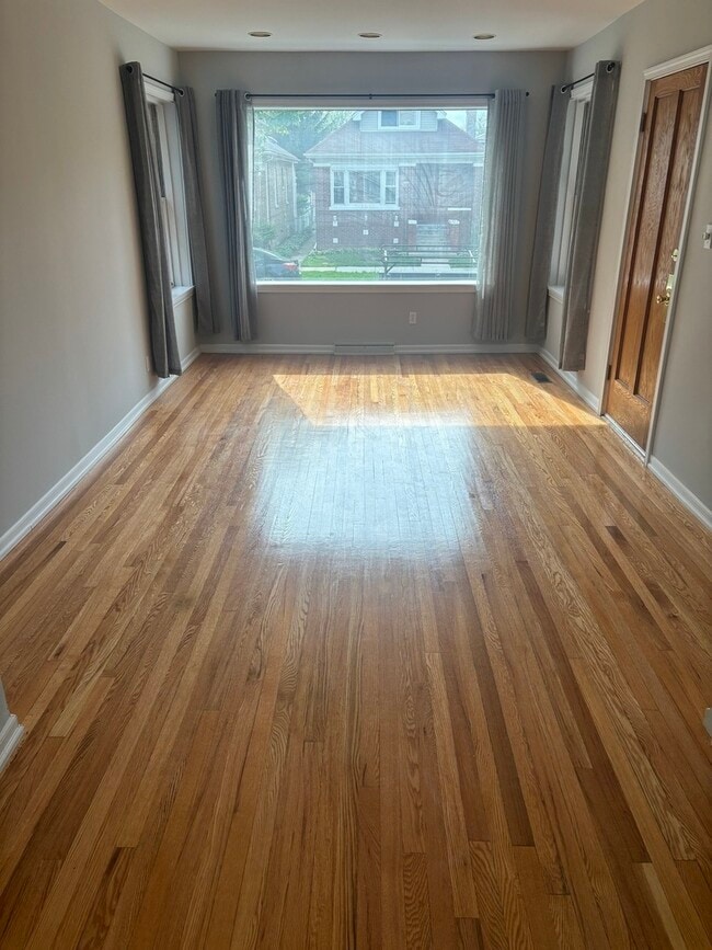 5537 N Luna Ave in Chicago, IL - Building Photo - Building Photo