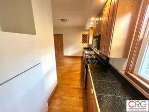 18 Wellington Rd, Unit 2 in Medford, MA - Foto de edificio - Building Photo