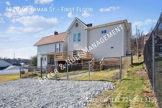 802 Zimmerman St in Jeannette, PA - Building Photo - Building Photo