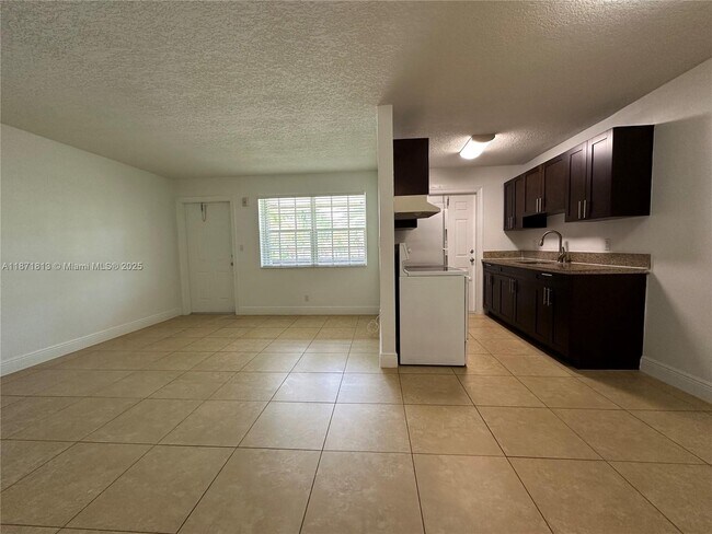 2900 NE 17th Ave in Pompano Beach, FL - Building Photo - Building Photo