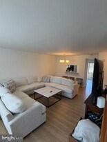 52 Stockton Ct in Newtown, PA - Building Photo