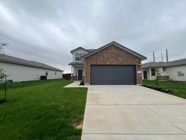 421 Jean St in Seguin, TX - Building Photo - Building Photo