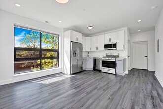 4350 W Lawrence Ave in Chicago, IL - Building Photo - Building Photo