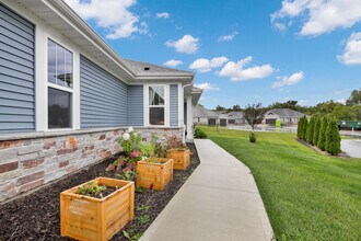 W204N1763 Laurel Pl in Jackson, WI - Building Photo - Building Photo