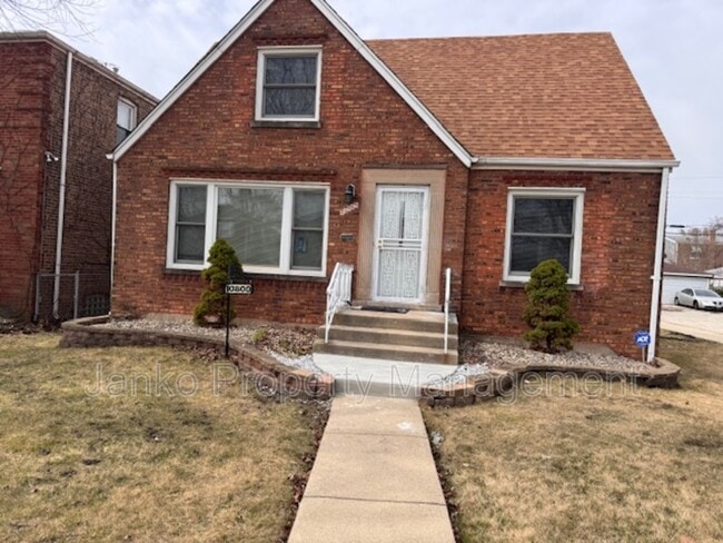 property at 10800 S Green St