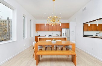 2752 N Clay St, Unit 204 in Denver, CO - Foto de edificio - Building Photo