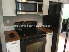 25 Autumn St in Bangor, ME - Building Photo - Building Photo