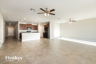 17114 White Mangrove Dr in Wimauma, FL - Building Photo - Building Photo