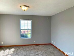 12728 Rolling Meadows Dr in Evansville, IN - Building Photo - Building Photo