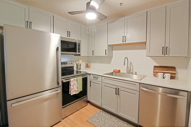 property at 285 Hildred Dr