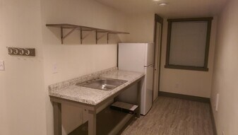 1734 James St in Bellingham, WA - Building Photo