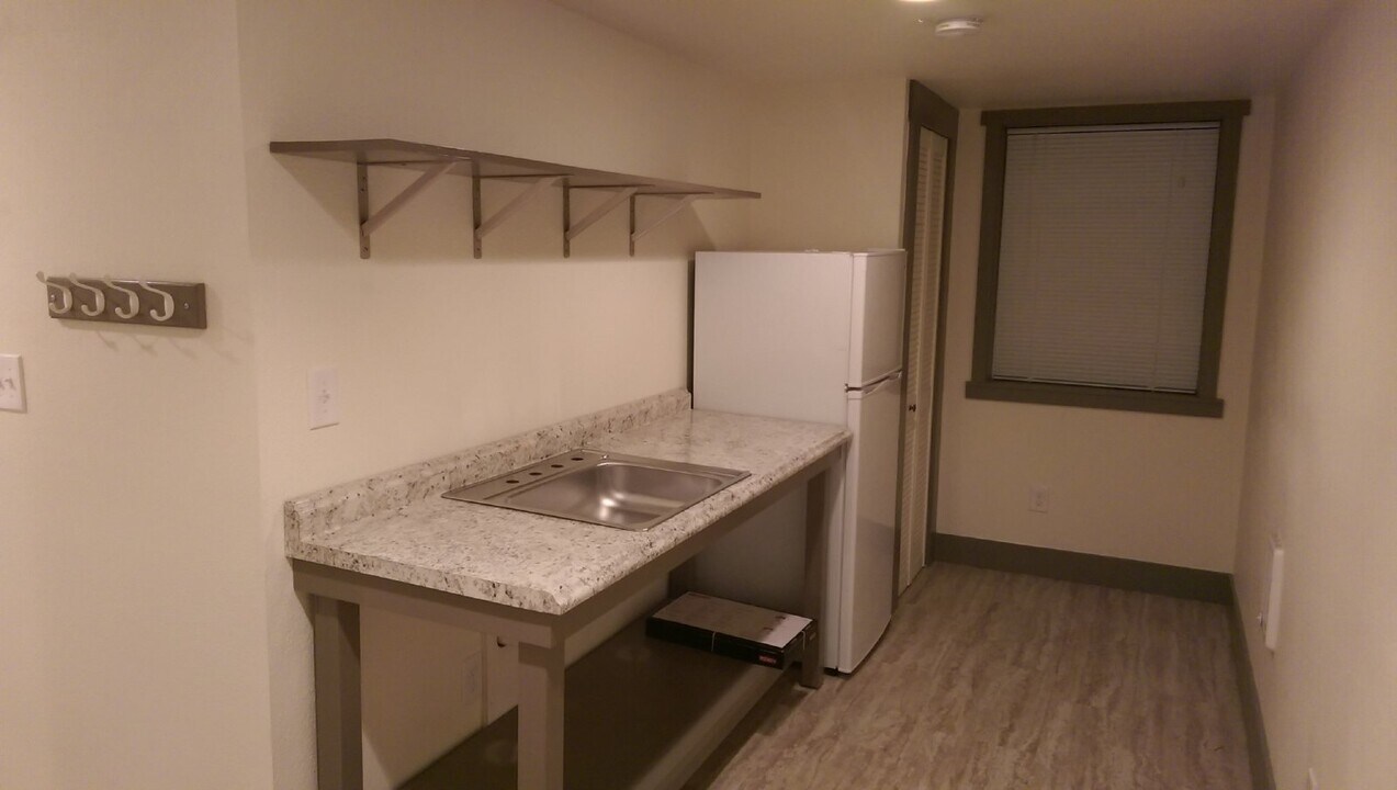 1734 James St-Unit -B in Bellingham, WA - Building Photo