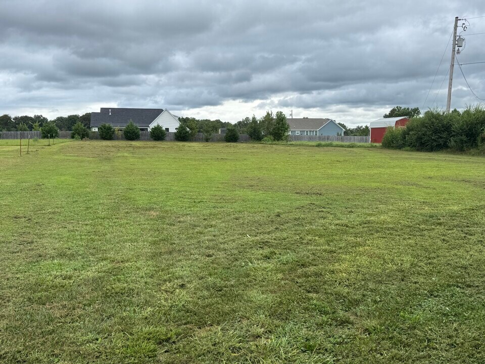 3811 McBroom Chapel Rd, Unit B in Cookeville, TN - Foto de edificio