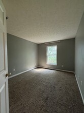 4816 N Ashcroft Ln in Bloomington, IN - Foto de edificio - Building Photo