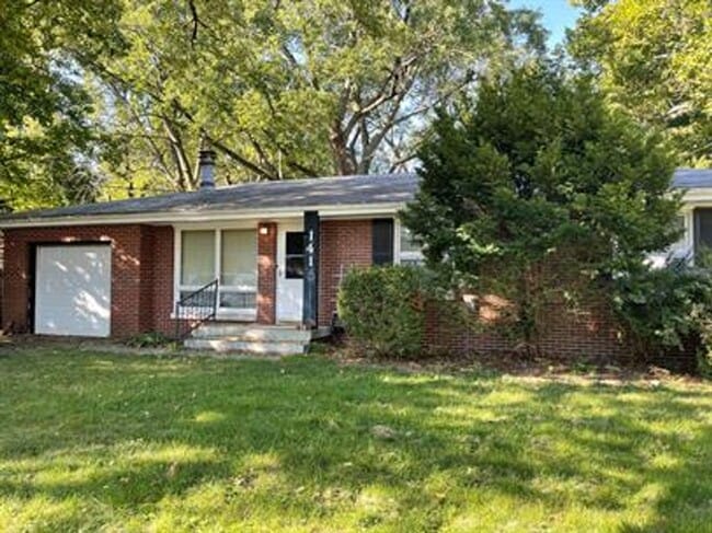 property at 1415 S Western Ave