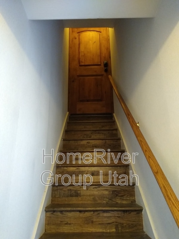 3240 McNeill Cir in Sandy, UT - Building Photo - Building Photo