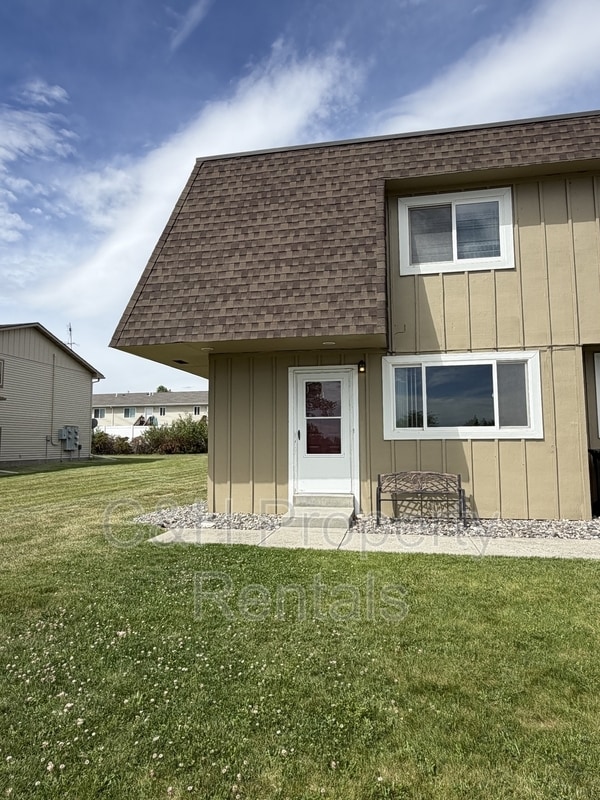 property at 2016 Clubhouse Way