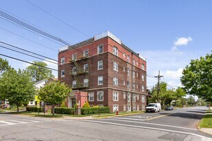 271 Williams Ave in Hasbrouck Heights, NJ - Building Photo