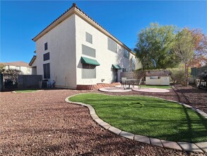 1131 Scenic Crest Dr in Henderson, NV - Building Photo - Building Photo