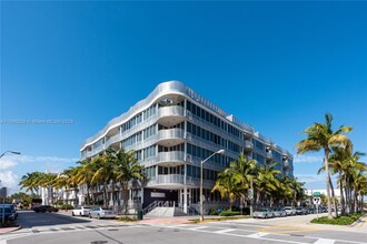 2100 Park Ave, Unit 210 in Miami Beach, FL - Foto de edificio - Building Photo