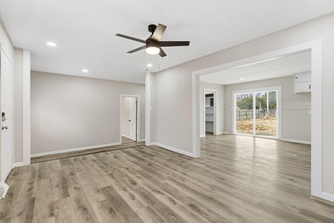 2902 W Scott St in Springfield, MO - Building Photo - Building Photo