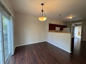 1913 Golden Gate Ln in Naperville, IL - Building Photo - Building Photo