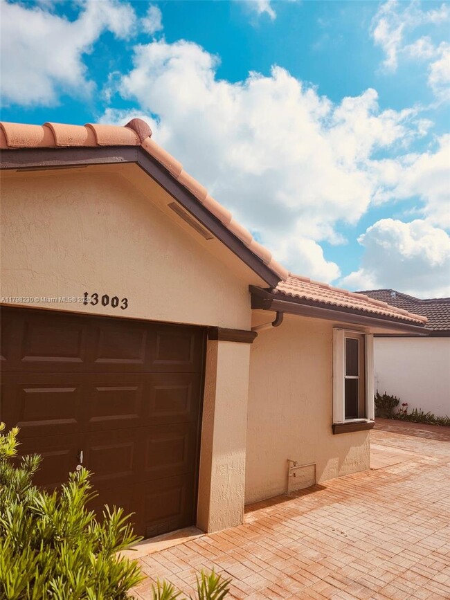13003 NW 8th Terrace in Miami, FL - Building Photo - Building Photo