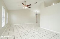 901 SW 10th Pl in Cape Coral, FL - Foto de edificio - Building Photo