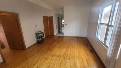 2977 N Lawndale Ave, Unit 2 in Chicago, IL - Building Photo - Building Photo