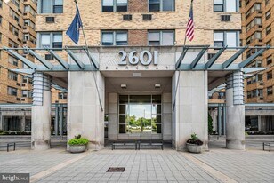 2601 Pennsylvania Ave in Philadelphia, PA - Building Photo