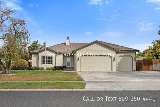 property at 318 E Tanglewood Dr