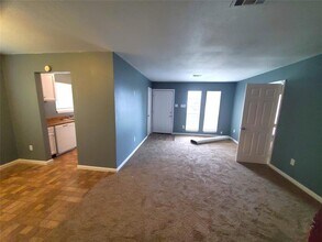 11627 Fleming Dr in Houston, TX - Foto de edificio - Building Photo