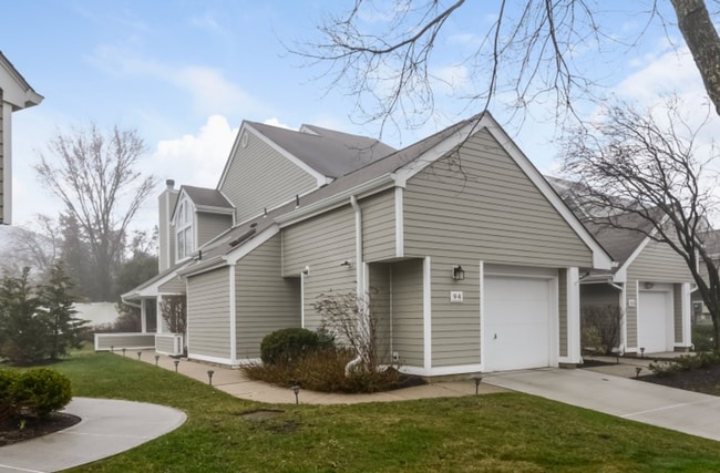 94 Hagerman Ct in Bridgewater, NJ - Foto de edificio - Building Photo