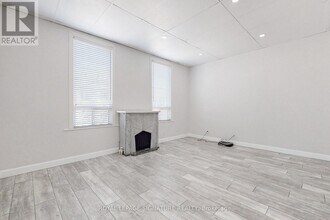 741 Queen St E in Toronto, ON - Building Photo - Building Photo