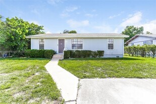 7303 Thatcher Ave in Lantana, FL - Building Photo