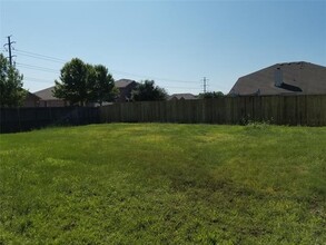 3201 Fluvia in Grand Prairie, TX - Building Photo - Building Photo