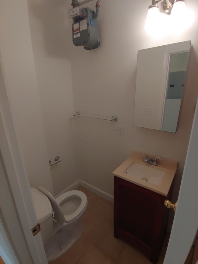 74 Joy St, Unit 14 in Boston, MA - Foto de edificio - Building Photo