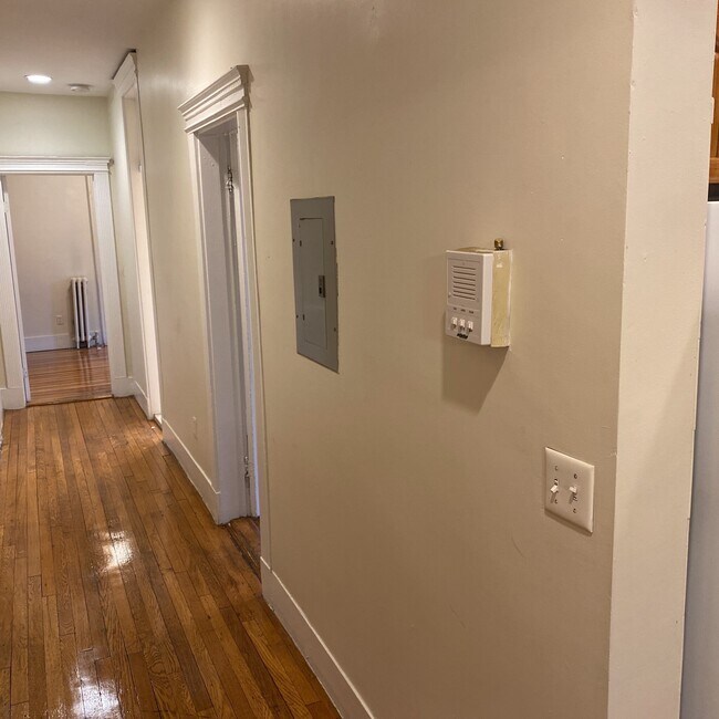 1412 Commonwealth Ave in Boston, MA - Foto de edificio - Building Photo