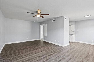 4832 Locke Ave in Fort Worth, TX - Building Photo - Building Photo