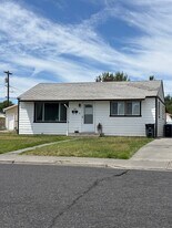 228 W Northshore Dr in Moses Lake, WA - Building Photo