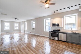 937 N 2nd St-Unit -UNIT 3F in Philadelphia, PA - Building Photo - Building Photo