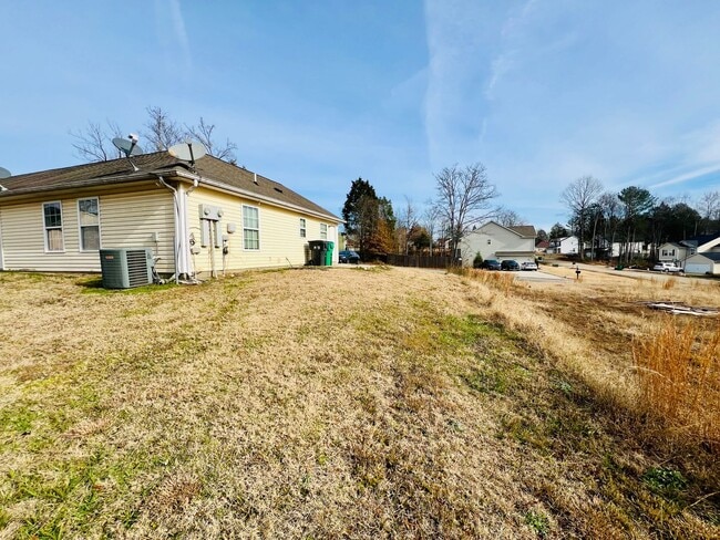 13507 Main Dr in Charlotte, NC - Building Photo - Building Photo