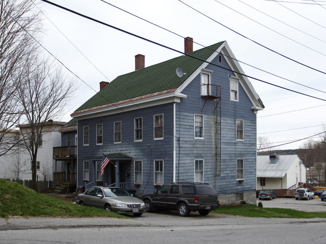 33 Winter St in Gardiner, ME - Building Photo - Building Photo