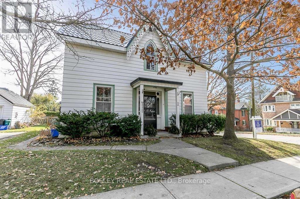 330-330 Botsford St in Newmarket, ON - Building Photo