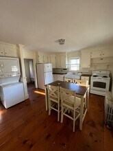 338 Maple St in Carlisle, MA - Building Photo - Building Photo