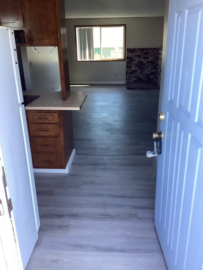 1112 SW Hurbert St in Newport, OR - Building Photo - Building Photo