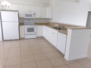 122 Diplomat Pkwy E in Cape Coral, FL - Building Photo - Building Photo